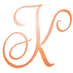 統合をイメージしてデザインされたオレンジカラーのイニシャル〝K〟