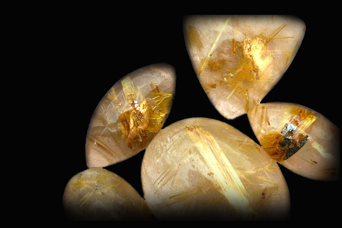 研摩されて輝きが美しい５種のゴールドルチルクオーツ画像。